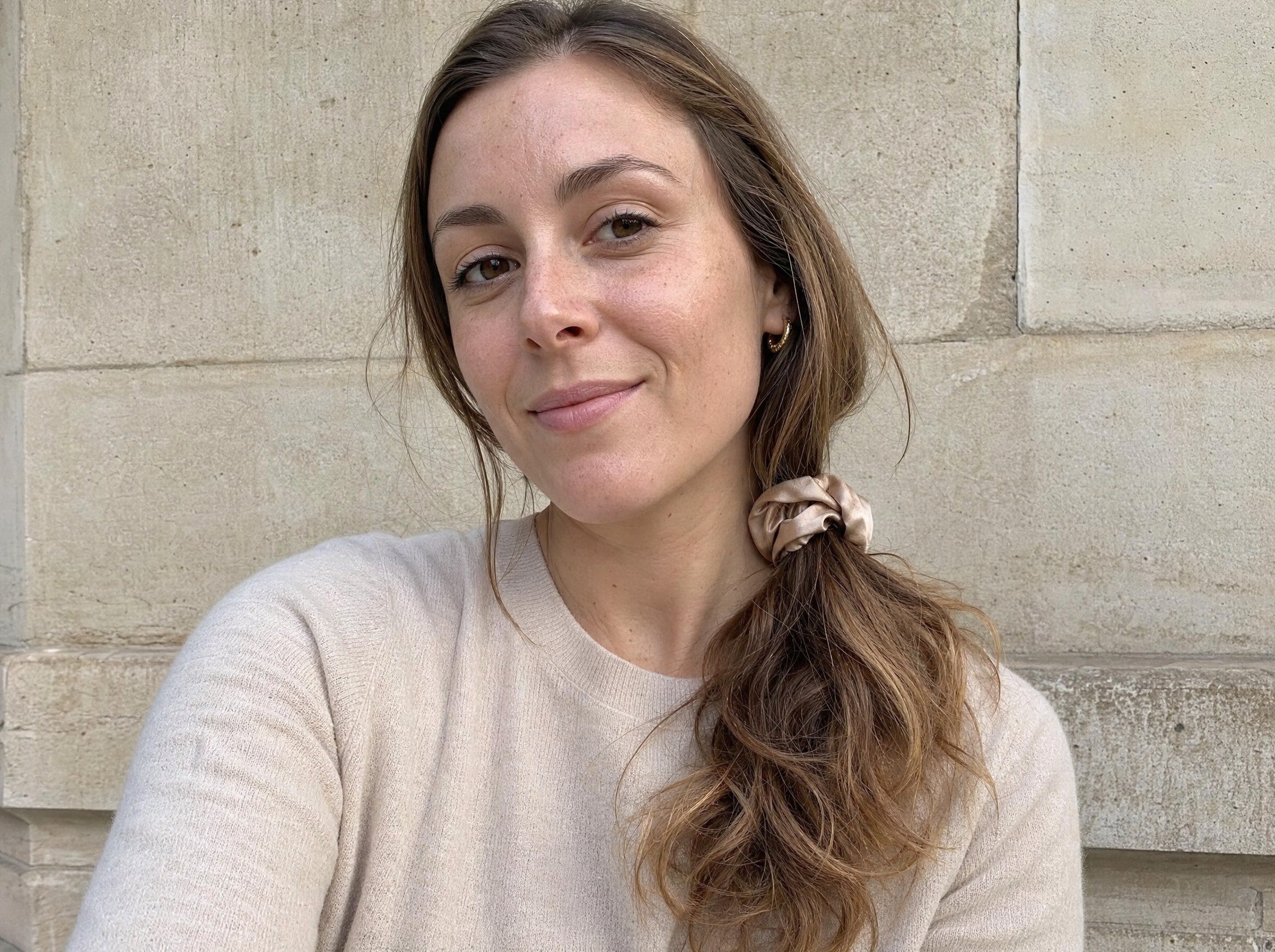 Chouchou en soie et coiffure du quotidien